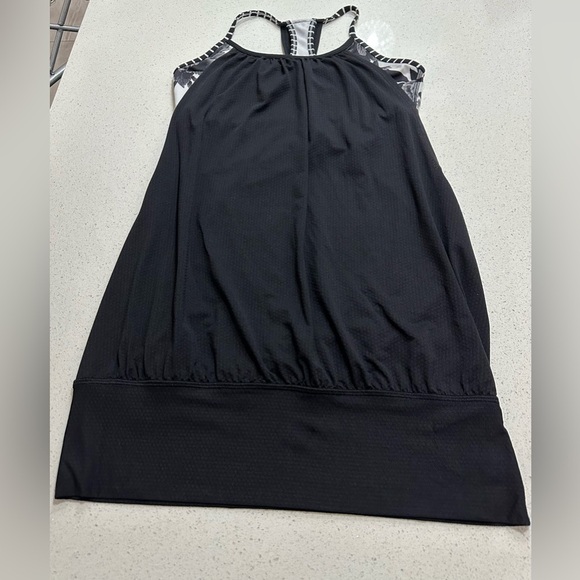 Lululemon: Women’s Tank Top- Size 6 - Picture 1 of 10